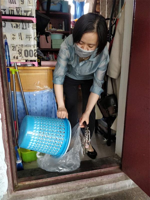 图:米兰MILAN(中国)辅导员开展暖心宿舍清扫工作